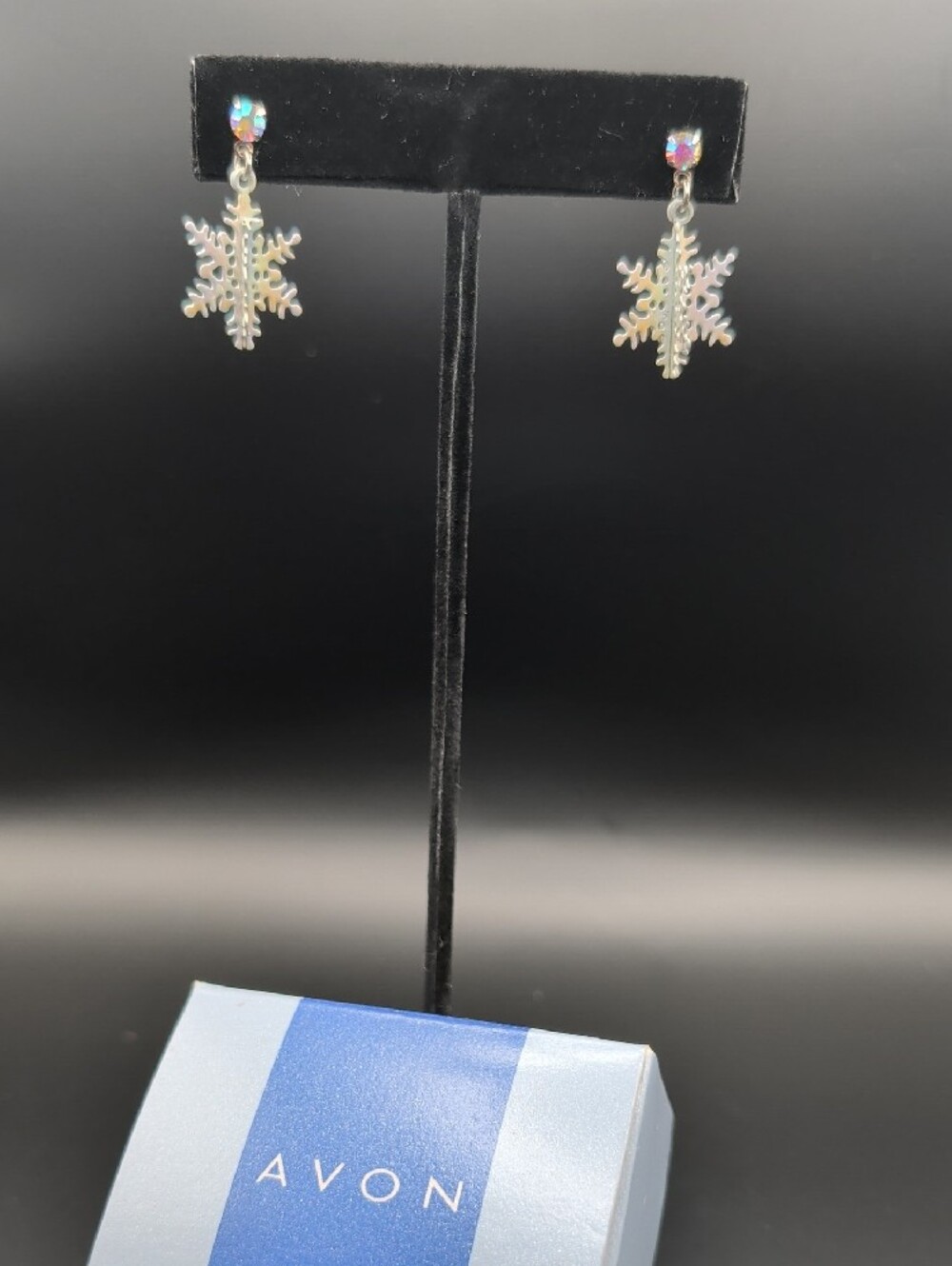Vintage 2000, NIB, Avon Iridescent Rhinestone Snowflake Dangle Earrings.